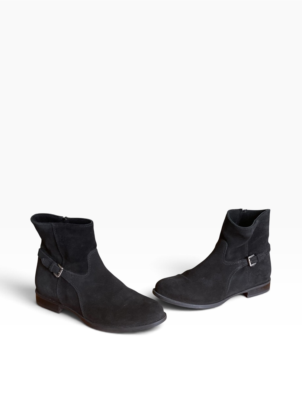 La Canadienne Lexa Black Suede Ankle Bootie 8M Classic Versatile Minimalist